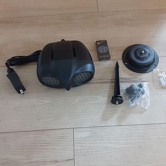 LED Lights Outdoor Projector, Snowflakes, Waterproof - Picture 4 of 7